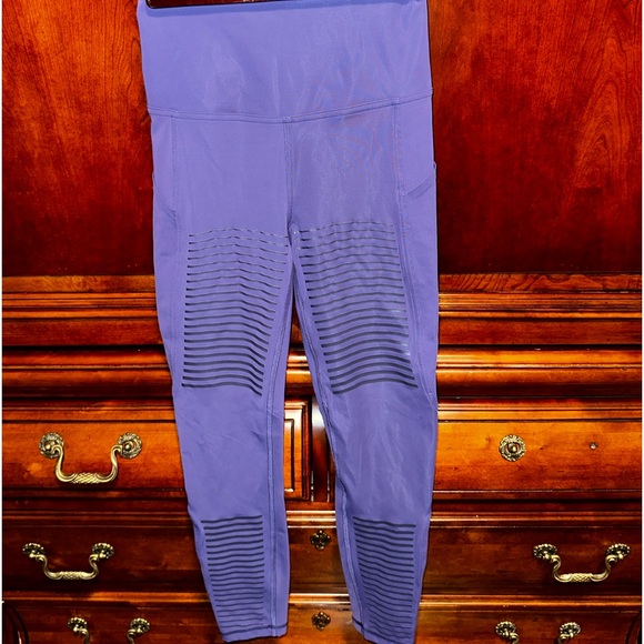 Lululemon purple leggings 
size 4US Excellent condition - Picture 10 of 14